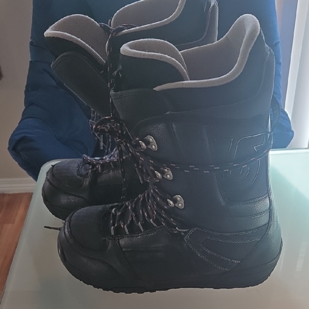 Black Snowboard Boots with Laces
